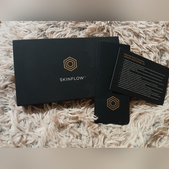 skinflow Other - Skinflow Black and Gold Set